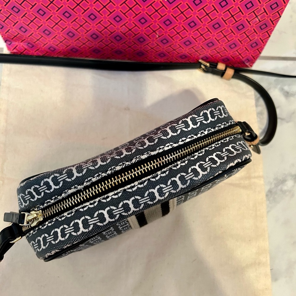 Tory Burch Gemini link crossbody - Picture 4 of 9